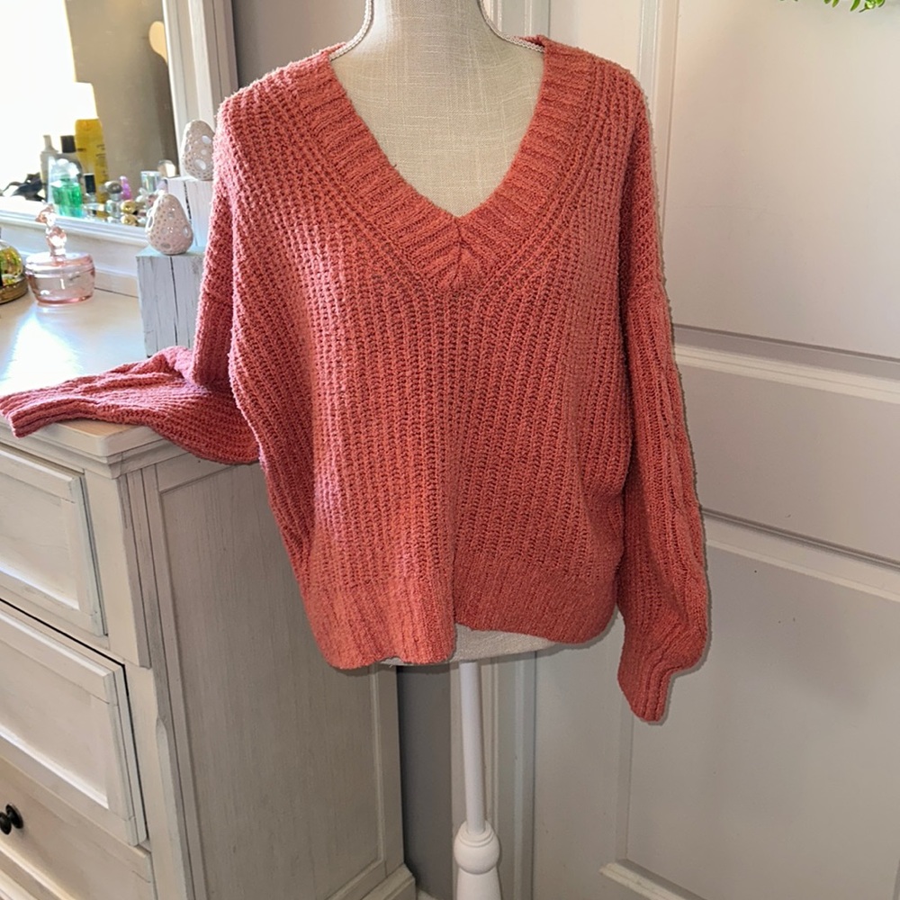 - So size L melon colored cropped sweater with balloon sleeves EUC